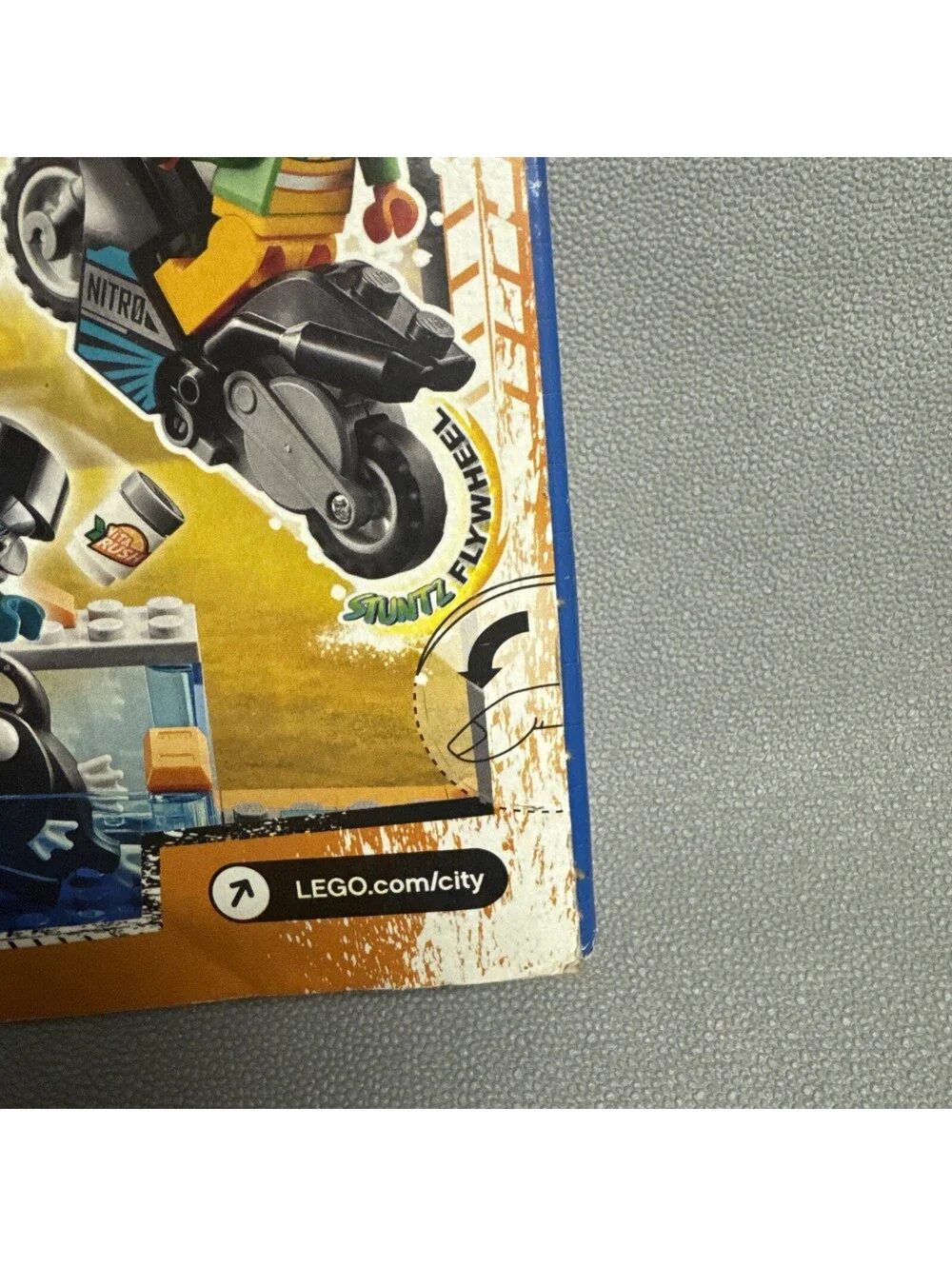 LEGO CITY: Stunt Show Truck (60294) Stuntz Flywheel New Sealed Damaged Box 420pc